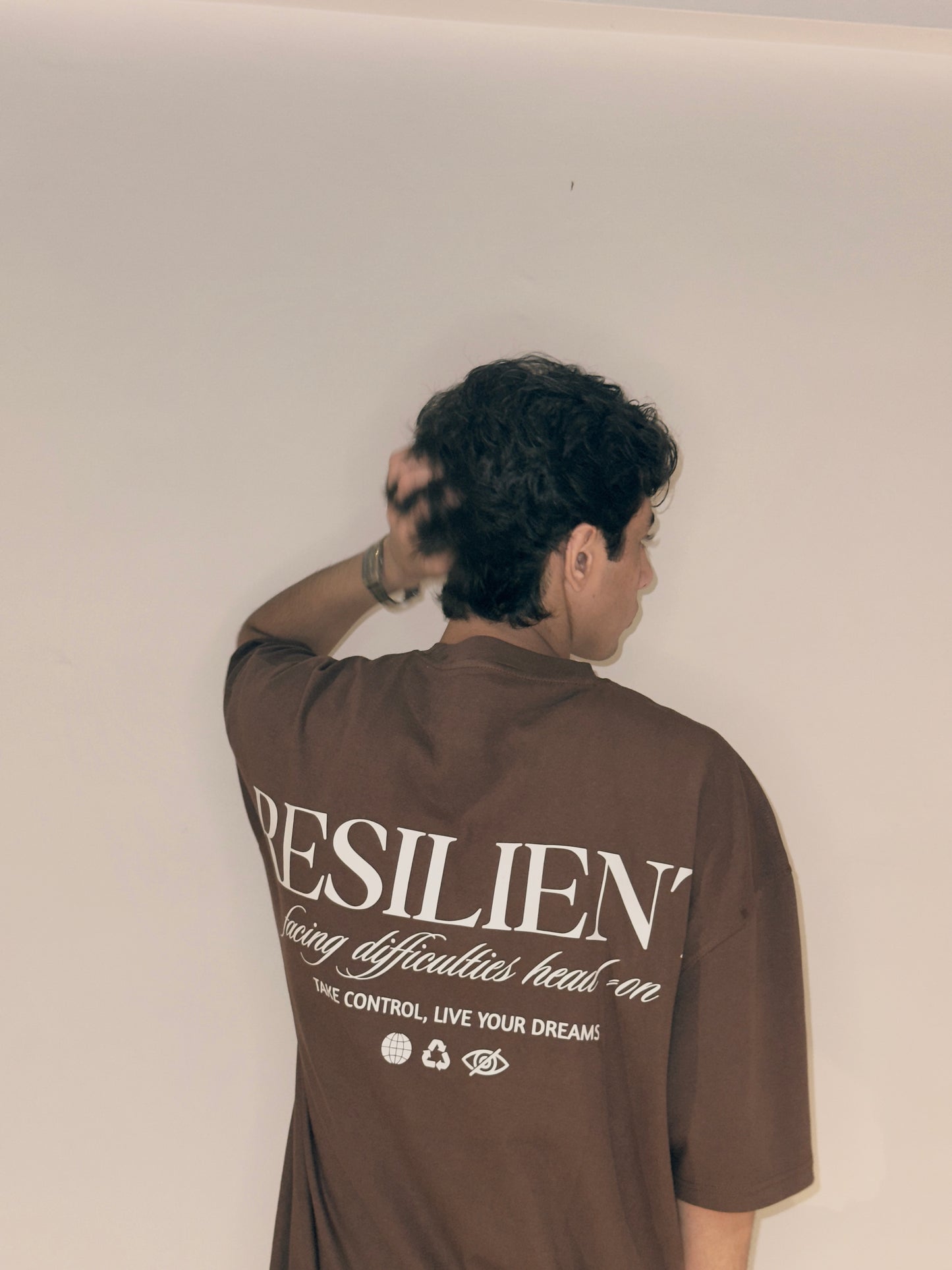 RESILIENT - OVERSIZED TEE